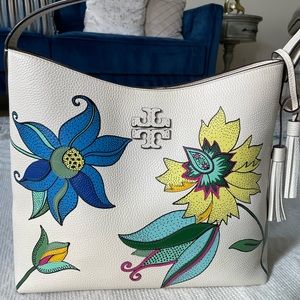 Beautiful, unique, and rare Tory Burch shoulder bag